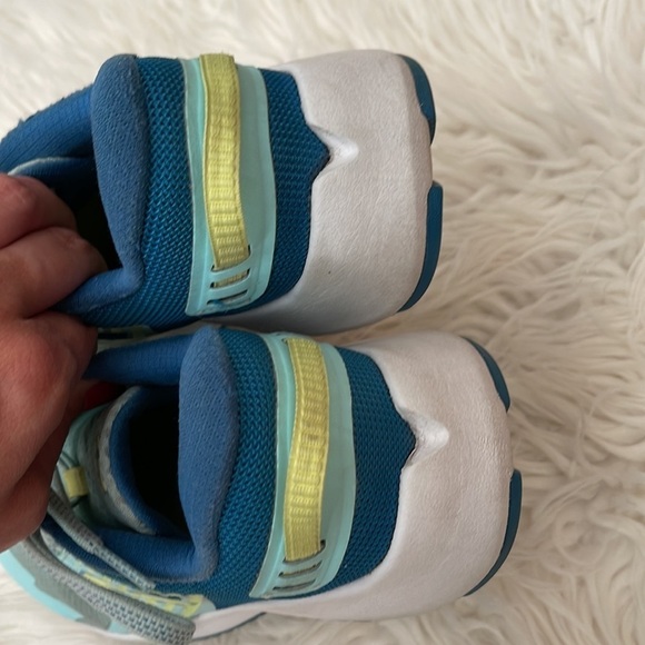 New Balance Teal Sneakers Girls,Size 4.5 - Picture 5 of 7